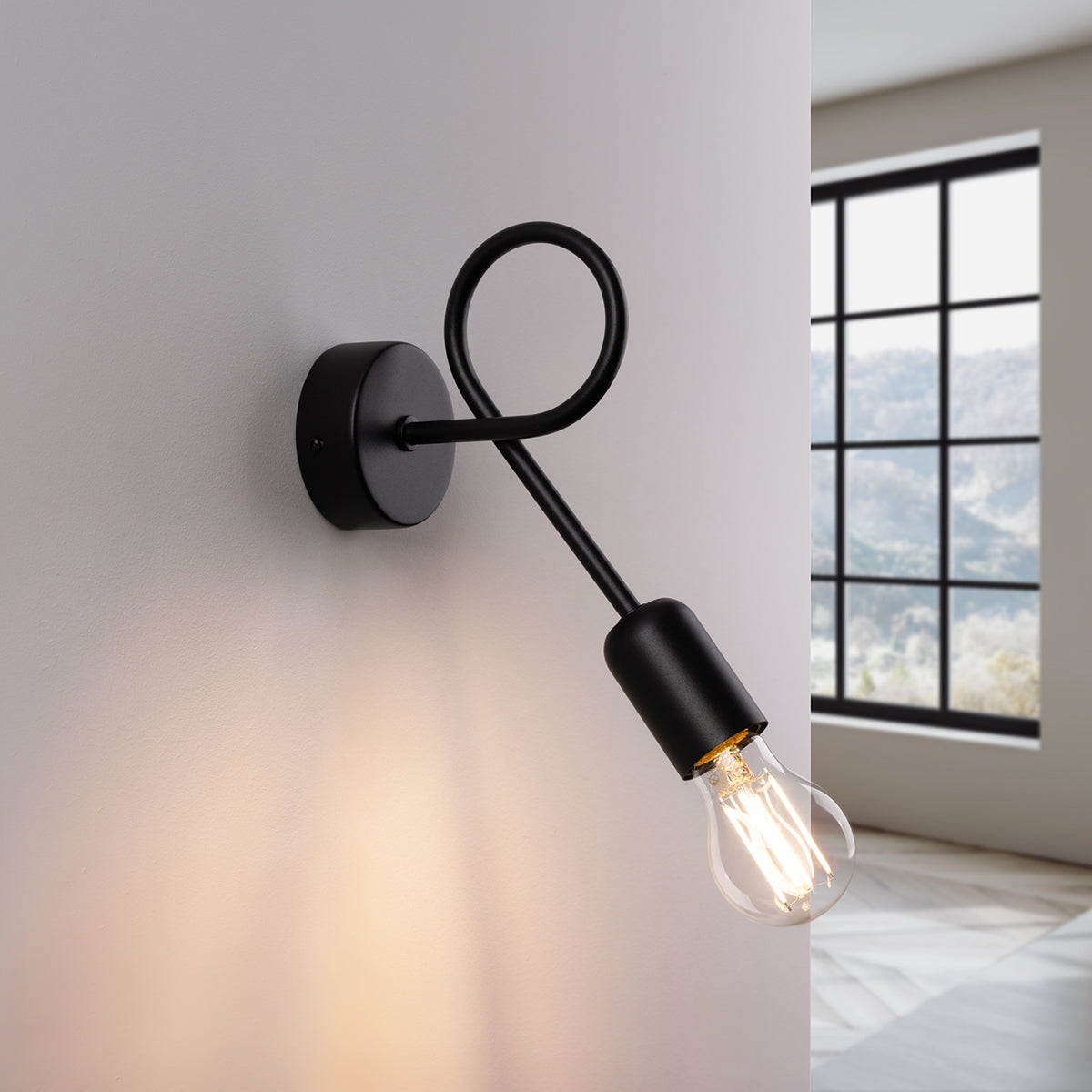 Wall lamp LOOP black