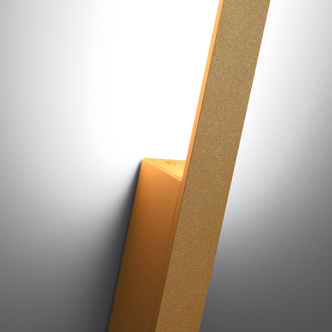 Wall lamp LAHTI L golden 4000K