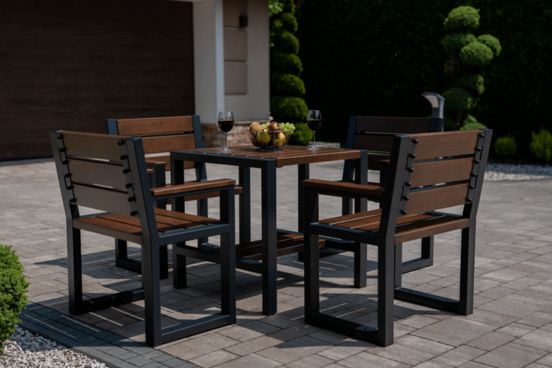 A set of modern garden furniture 1x square table  4x chairs with backrests and armrests