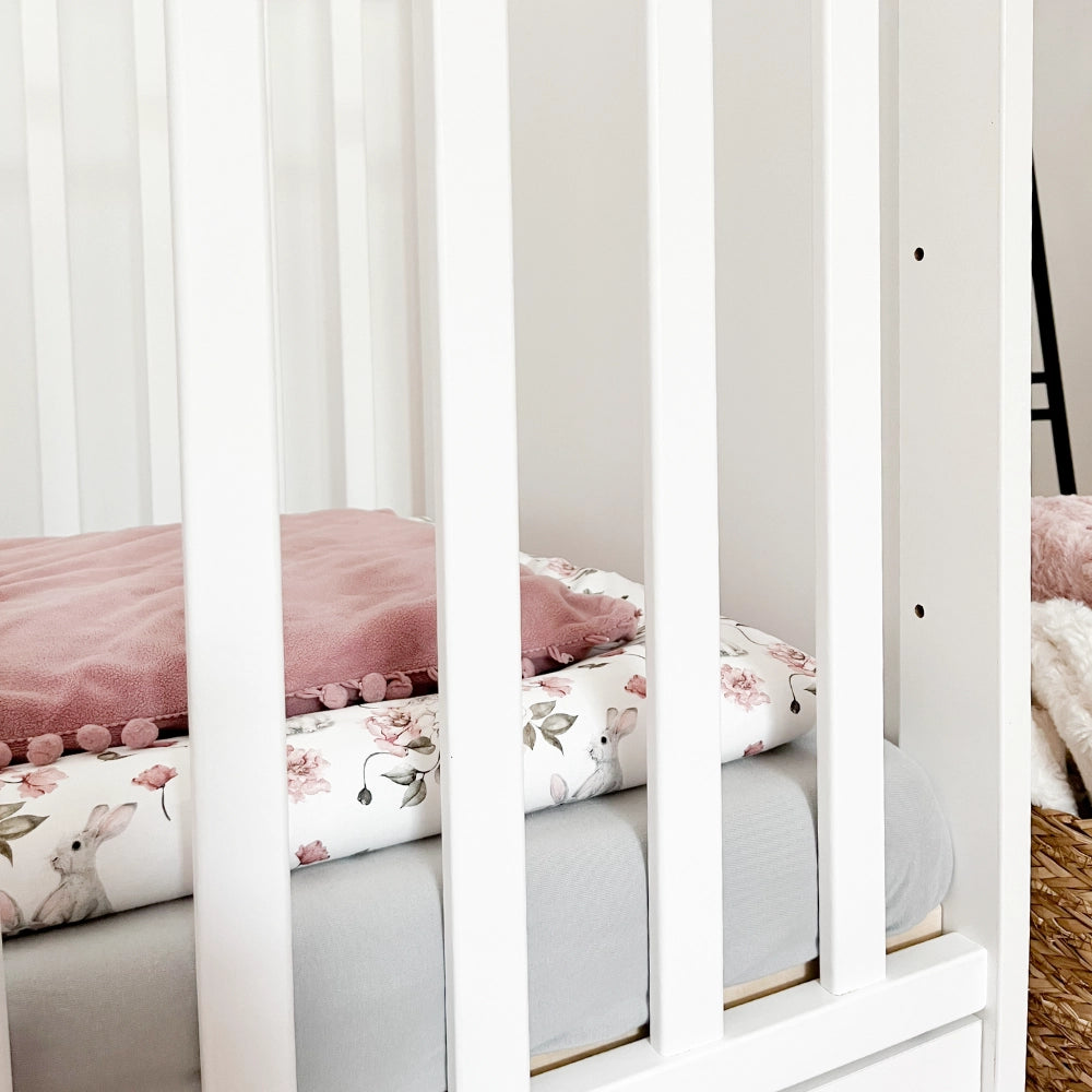 Classic Baby Cot Adjustable & Safe Sleeping Space - Diamond Work Sp. z o.o.