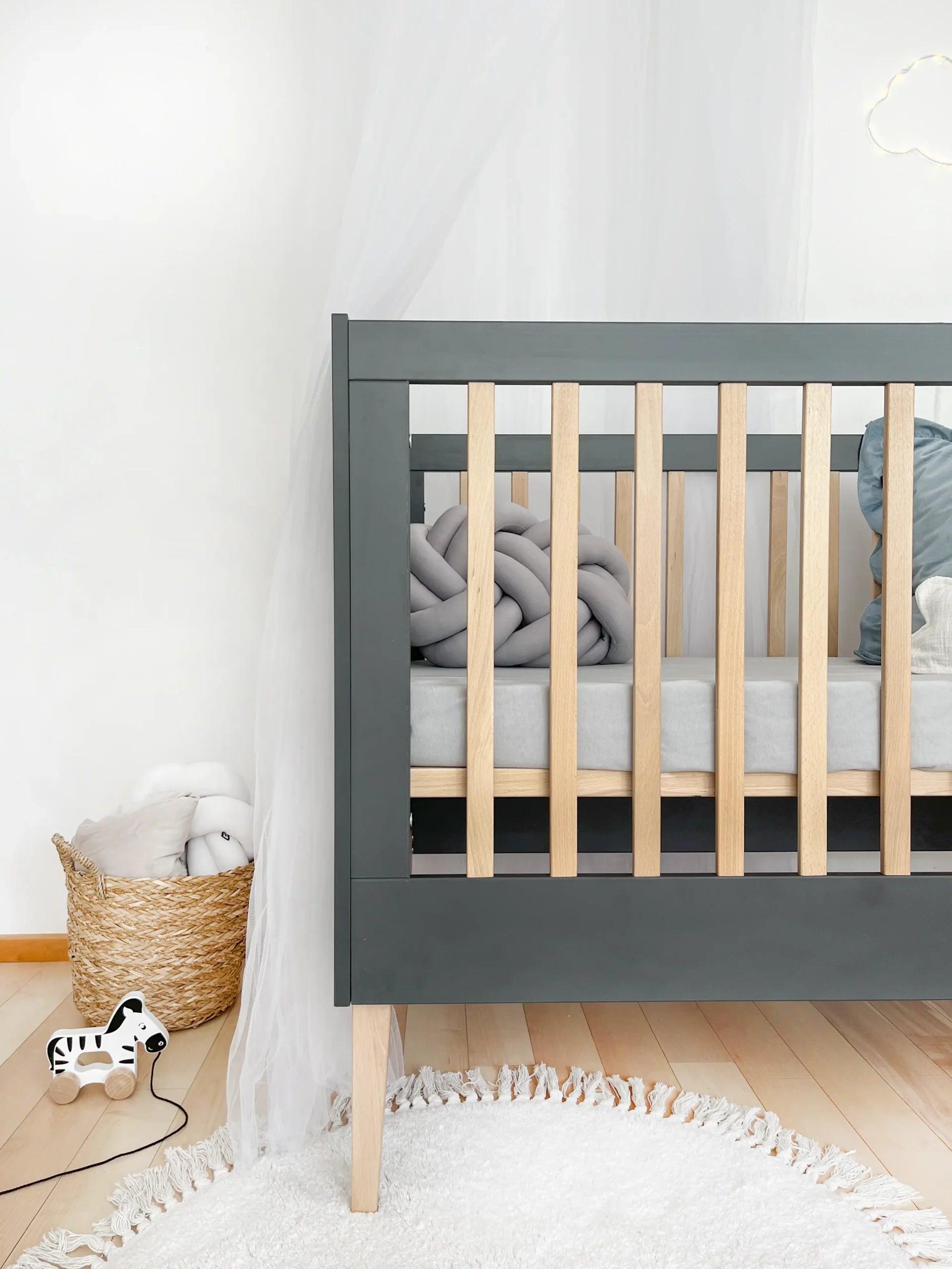 ILA Modern Baby Crib - Diamond Work Sp. z o.o.