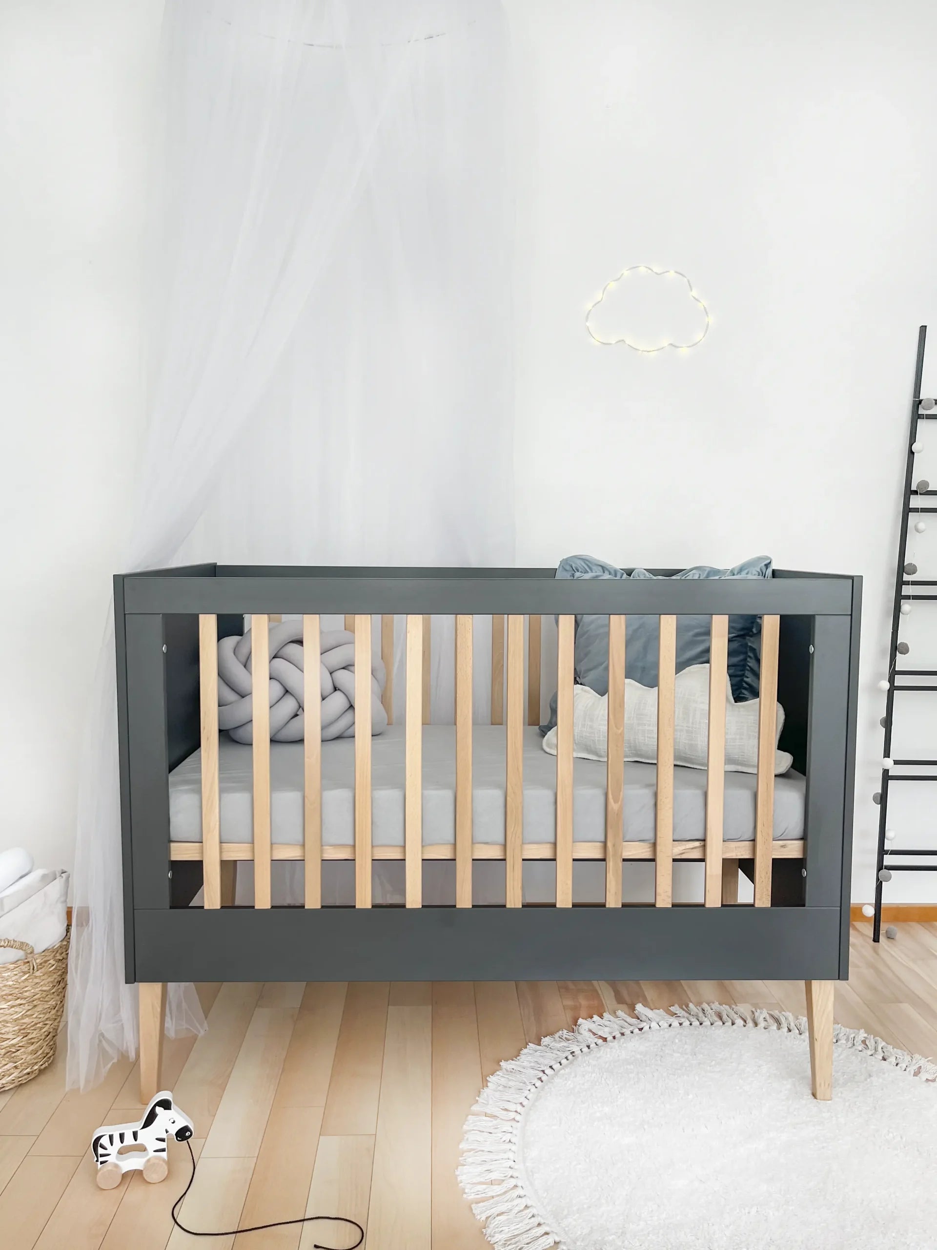 ILA Modern Baby Crib - Diamond Work Sp. z o.o.